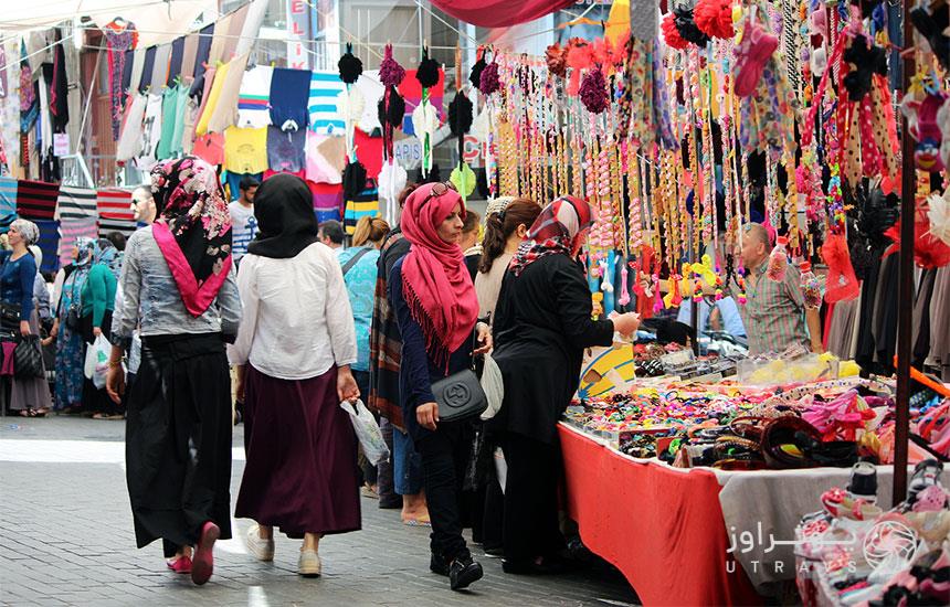 چهارشنبه بازار فاتح از بازارهای هفتگی استانبول